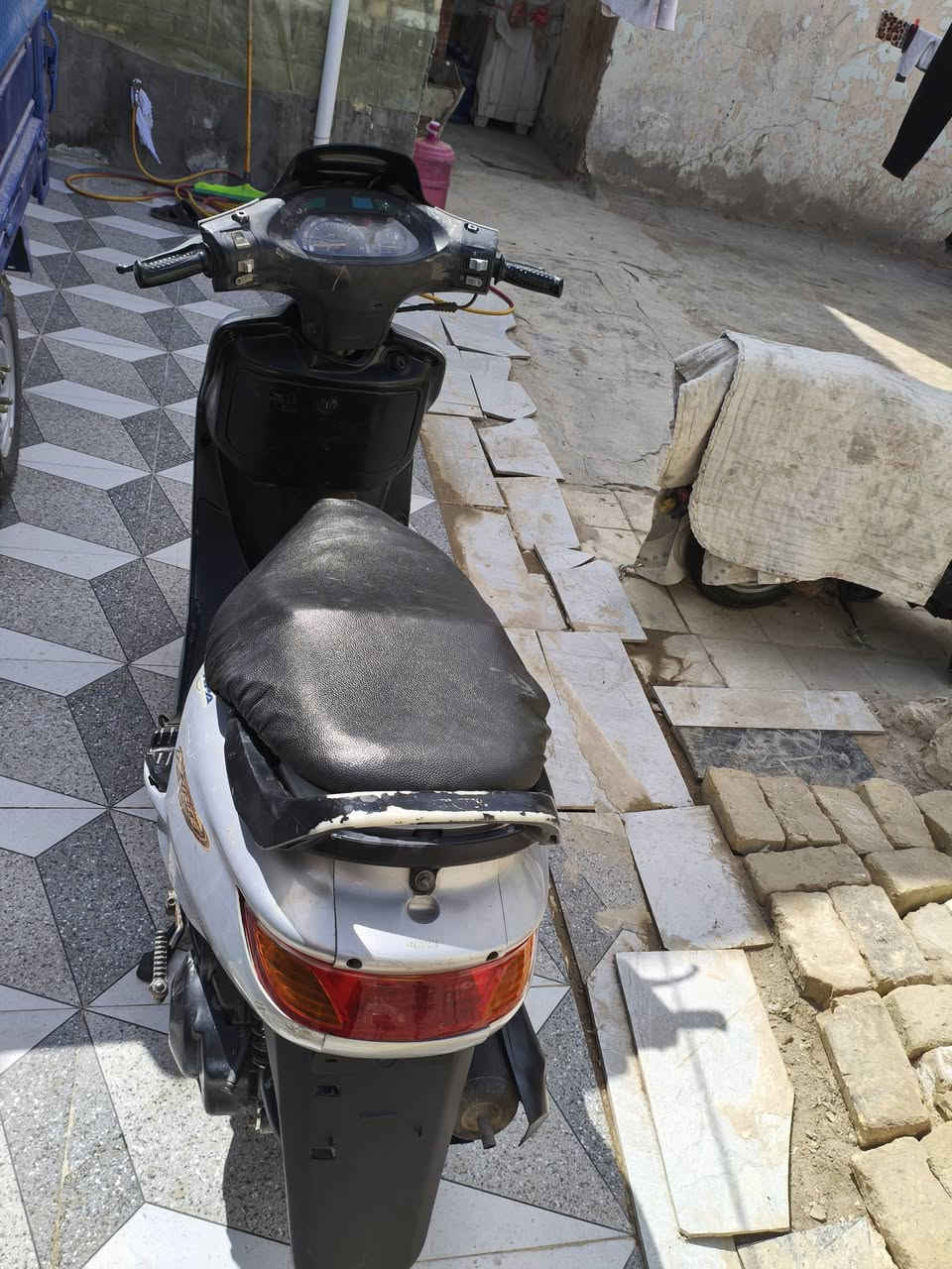 السلام عليكم دراجه فراشه شوفت عينكم سلف هندر شغال السعر خاص ***********
