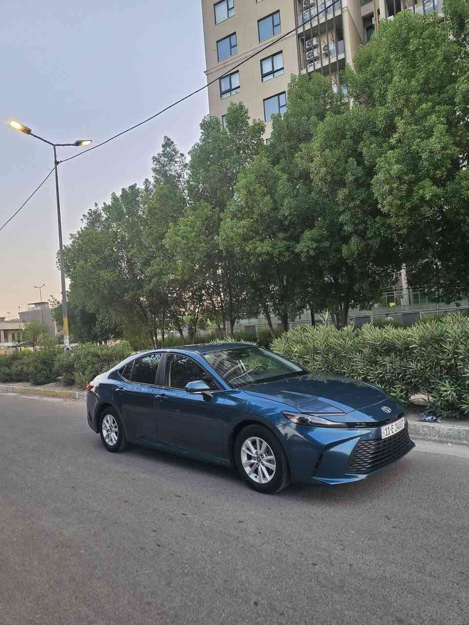 𝟐𝟎𝟐𝟓 𝐓𝐎𝐘𝐎𝐓𝐀 𝐂𝐀𝐌𝐑𝐘-SE
تويوتا كامري (LE)موديل : 2025

 رقم بغداد ابأسمي

اللون :  ازرق فيروزي

عداد المسافة : زيرو 2200 m

حجم المحرك : 2.5L (4.سلندر) هايبرد

ملاحطة حادث السيارة : موضح بالصور بنيد ومبدل او مصبوغ او خشم الجاملغ الامامي الايسر مصلح او مصبوغ ع كده والباقي مكفول محرك كير بلادي كفاله عامه السياره جديده رقم بغداد بسمي 

المواصفات : LE

كيج الكتروني

شاشة  كبير لمس

شحن واير ليس

كـــامـــيرا

ابواب  بصمة

بصمة تشغيل 

تشغيل عن بعد (𝐑𝐄𝐌𝐎𝐓𝐄 𝐒𝐓𝐀𝐑𝐓)

هاند بريك بصمة

اوتو هولد (𝐀𝐔𝐓𝐎 𝐇𝐎𝐋𝐃)

اوتو ستارت (𝐀𝐔𝐓𝐎 𝐒𝐓𝐀𝐑𝐓)

اوتو ستوب (𝐀𝐔𝐓𝐎 𝐒𝐓𝐎𝐏)

رادار امامي (تحديد مسار)

‏‎رادار جانبي (نقاط عمياء)

‏‎رادار خلفي (التحذير من الاصطدام)

 نظام (𝐄𝐂𝐎)

نظام (𝐍𝐎𝐑𝐌𝐀𝐋)

نظام (𝐒𝐏𝐎𝐑𝐓)

تحكيمات استيرن

تبريد مركزي

كشانت هيتر 

سكان هيتر 

لايتات ليـــLEDـــد عدسة زينون بيلادي

بكلايتات ليـــLEDـــد بيلادي

سعر السياره 190 ورقه او مراوس حسب القناعه
‏‎تفاصيل اكثر الاتصال علی ارقام التاليه  

‏ WhatsApp - Vibir

☎️ [***********]

مكان السياره بغداد حي العامل من جهة السريع مقابيل مسبح الرافدين
