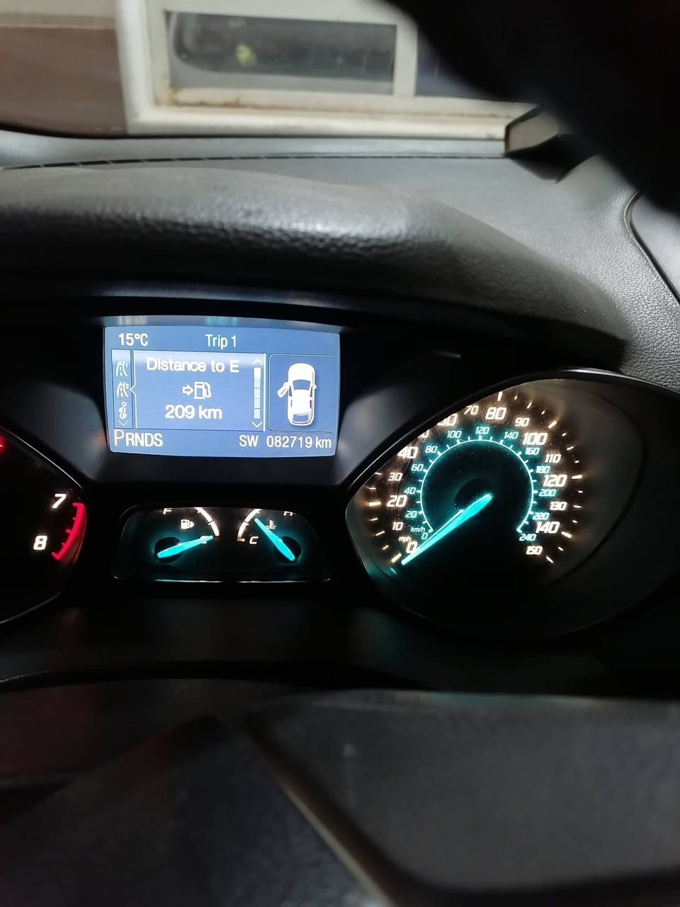 للبيع فورد اسكيب موديل ٢٠١٣ بسمي سنويه وهزه جديده بنفس اليوم تستلم سنويه.    رقم بغداد مشروع وطني انكليزي يعني ماتتعب.      محرك ٢٤٠٠  تيربو. كهربائيات كله شغال  ضرره الصندوك وتريشه الصندوك نقص      مكاني ديالى  السعر ٩٥           بيه مجال حك الجيه  كل التفاصيل ذكرتها لاتخبرني تسأل شراي الاتصال على الرقم *********** التواصل واتساب
