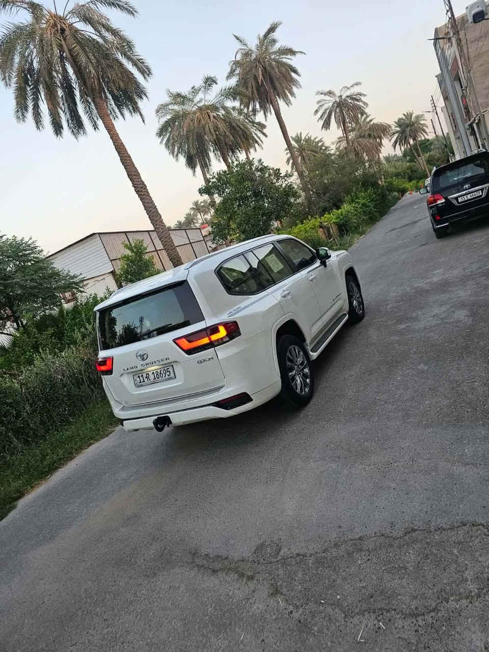 السلام عليكم عندي لاندكروز سياره جديده موديل 23 سياره كفاله عامه رقم بغداد دولي تحويل مباشر سياره ساز تنفس طبيعي ماشيه 20 ألف عنوان بغداد ولشراي يتصل على رقم ***********
