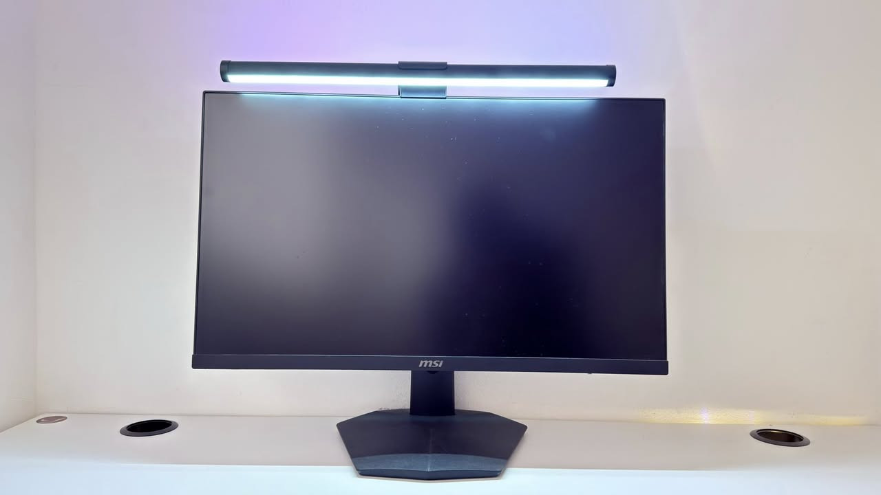 سلام عليكم للبيع شاشه msi وميز
شاشة MSI G244F E2
الحجم 24 إنج
الدقة Full HD 1920×1080
التردد 180Hz
نوع الشاشة IPS
زمن الاستجابة 1ms
مناسبة لألعاب الشوتر مثل Valorant و Call of Duty و CS
ألوان واضحة وزوايا رؤية واسعة
تدعم HDMI و DisplayPort 
الشاشه نضيفة كلش محلقاتها كاملة موجودة كراتونة وكيبلات والمحولة السعر 160 الف 
ميز خشب ابيض mdf تركي 18mm
الارتفاع 75 سم
العرض 120 سم
العمق 60 سم 
الميز يتحمل وزن قوي بي ضمان 3 سنين من المعمل اي اهتزاز او كسر يصير  ترجعه عليهم السعر 100 العنوان بغداد الغدير *********** ما عندي توصيل
