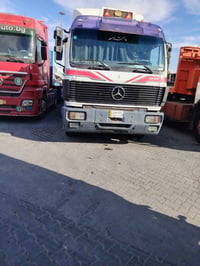 لبيع راس عربانه موديل ١٩٩٢ مكينه ٤٤ كير ١٨٠ كهربائي شاصي مكفول جوبلس ٠...