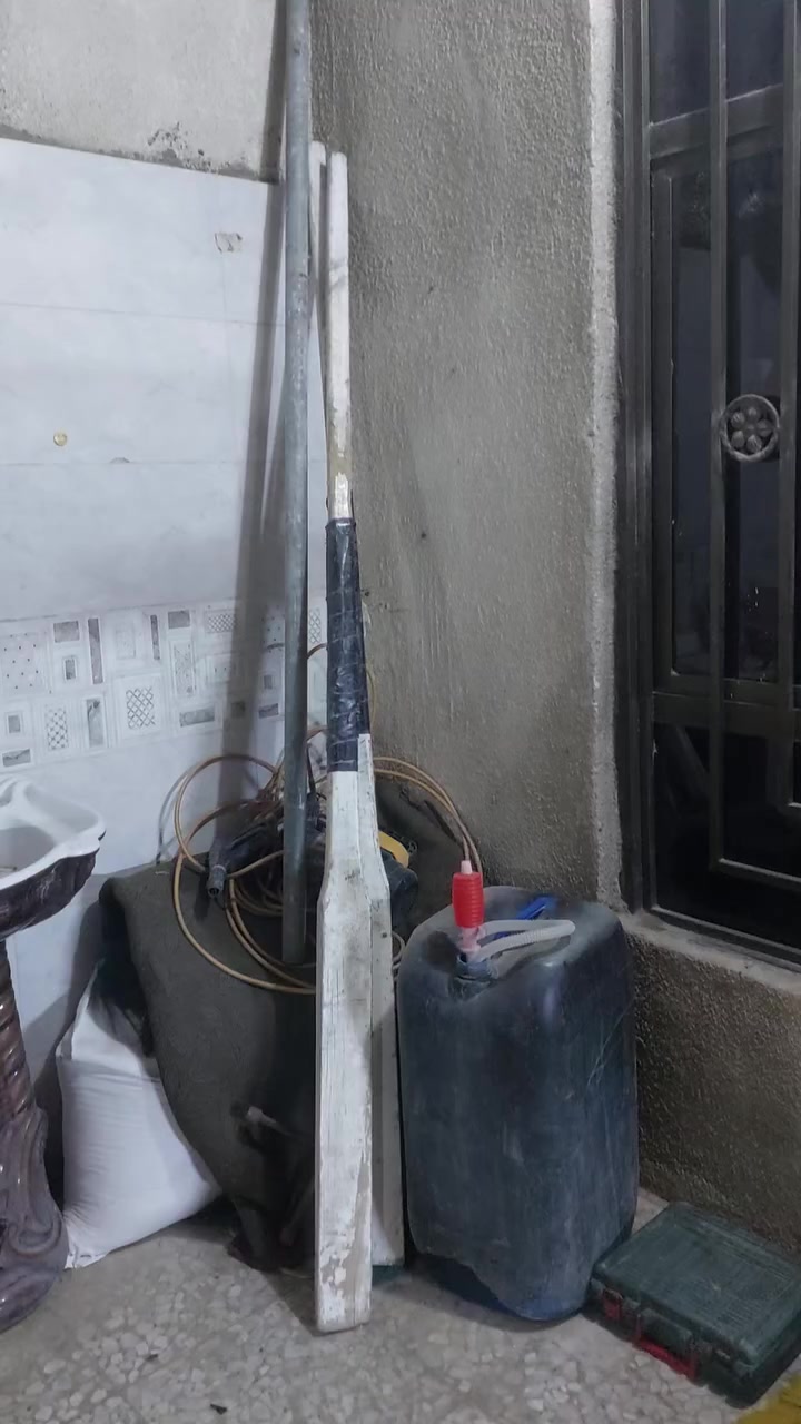 السلام عليكم للبيع زورق فايبر اكلاس كامل مع المكينه على الشغل مكاني بغداد حي اور للبيع والسعر مناسب ***********
