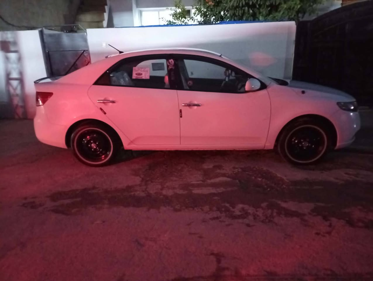 كيا سيراتو موديل 2012 سياره صبغ عام بدون دواخل اي دواخل مابي كير 6 نمر محرك كير شرط رقم سليمانيه سنويه رقم جديد دفتر بنزين بي بدون مراوسه سعر 85 بي مجال عنوان كركوك بدون خاص شراي يخابر ***********
