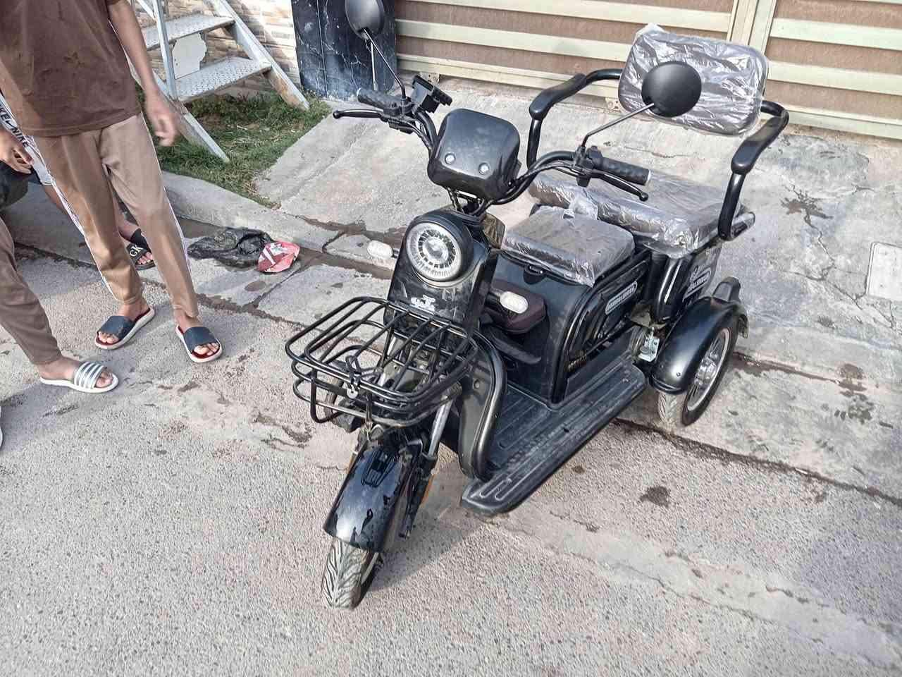 السلام عليكم 
دراجه شحن مال معوقين 

دراجه نضيفه
دراجه صالي 10 تيام من خذته
نوعه حسن وا حسين
سعر 750 وا بيه مجال حك جيه
***********
