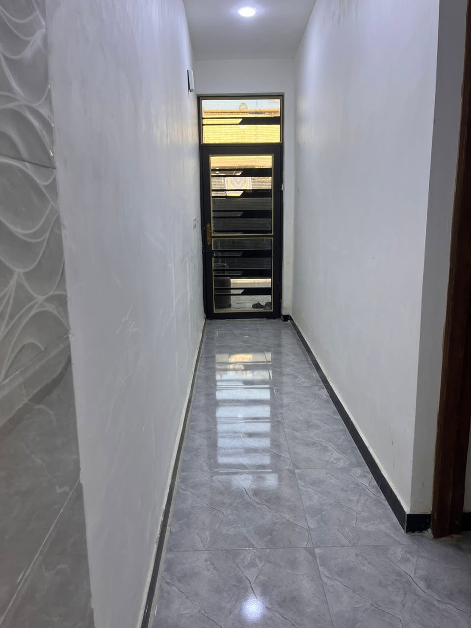 سلام عليكم
بيت 100 متر 5*20 للبيع
بناء 2025 غرفتين نوم كراج استقبال صالة 3 حمامات الكمالية كاع ابو رشاد زراعي سند 25 
للاستفسار 
***********
