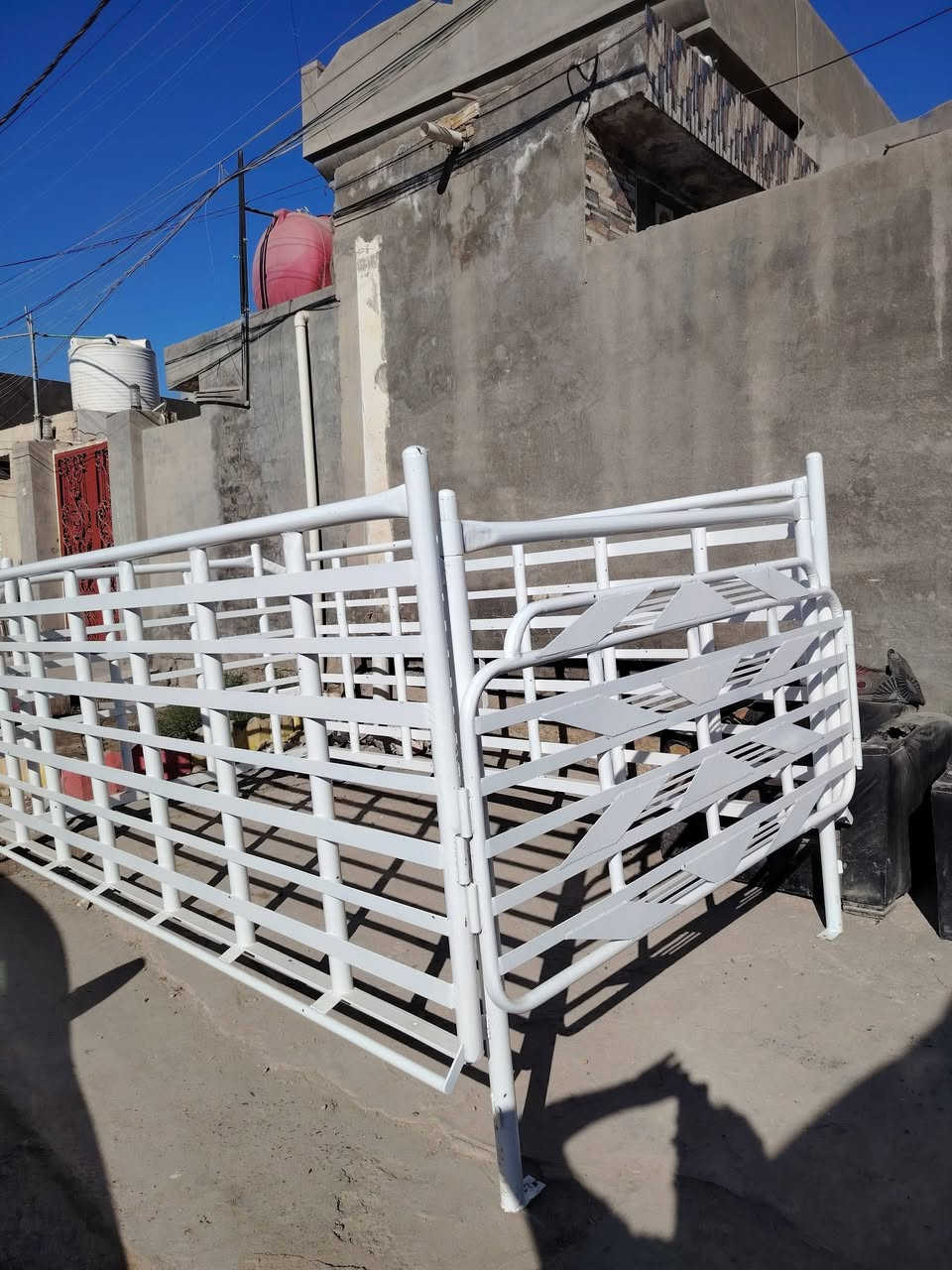 السلام عليكم محجر بوري مال فحل تسكام الثقيل شغل مال ديالى استعمال قليل ارتفاعه 1 متر سعره 550
مكاني بابل القاسم ع ***********
