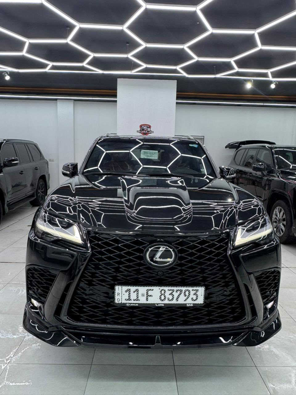 السلام عليكم لكسز 2025 ضمان شركة SAS
فول مواصفات ١/١ ما يحتاج اذكر المواصفات F1. 
ماشية الف و٢٠٠٠. بعده بوضع شركة دهن شركة ما مبدل 
مغلفة ppf اصلي ضمان ١٠ سنوات رقم بغداد باسمي تحويل ثاني يوم السعر١٥٢ الف دولار وبي مجال لشراي مكان سيارة بصرة ***********
