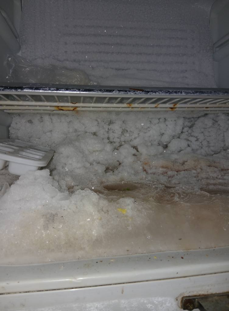 ثلاجه هيروا حجم كبير ٢٨ قدم تجميد خير من الله ابلادية ماداخله تصليح شرط الفحص نظيف مثل ماموضح بلصور تجميد فول الفول السعر ١٨٥ الف مع مجال جدا قليل للشراي *********** النجف, العراق
