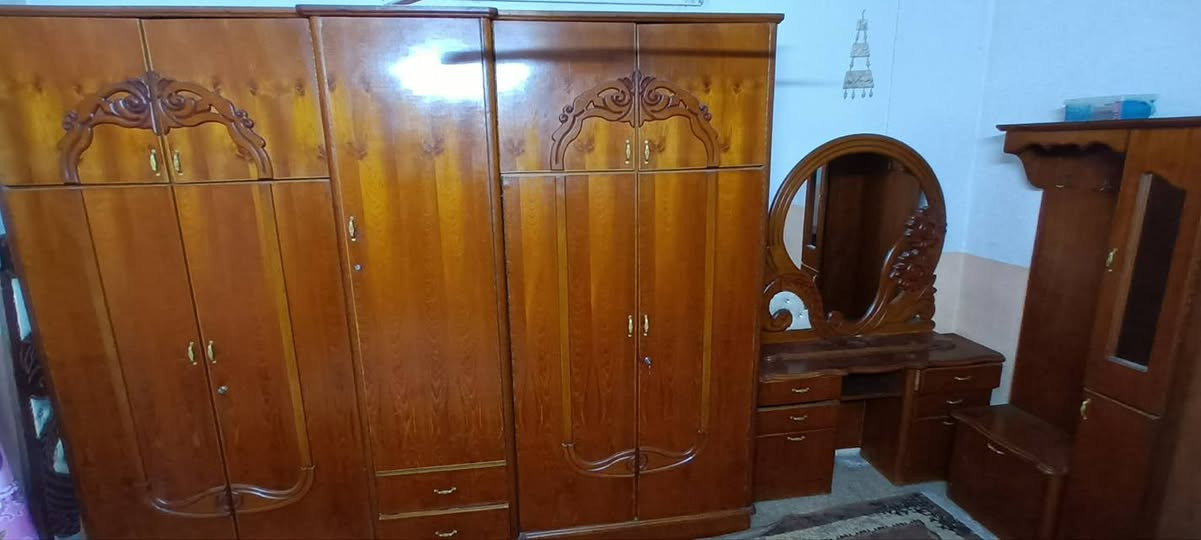 مكلف بل نشر
غرفه كامله للبيع
 التفاصيل مع صاحب الغرفه
الاتصال ع رقم
***********
