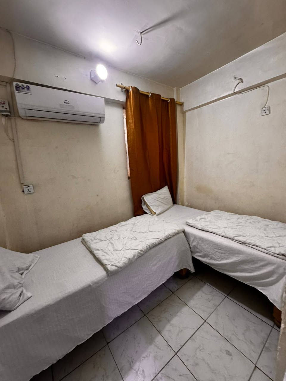 #فندق السيدة خوله يستقبل الزائرين الكرام..
عروووض نار سعر النفر 5000 دينار 
شارع قبلة الإمام الحسين داخل فرع  الحسينية الأصفهانية 
متوفر مصعد 
*********** أبو محمد
