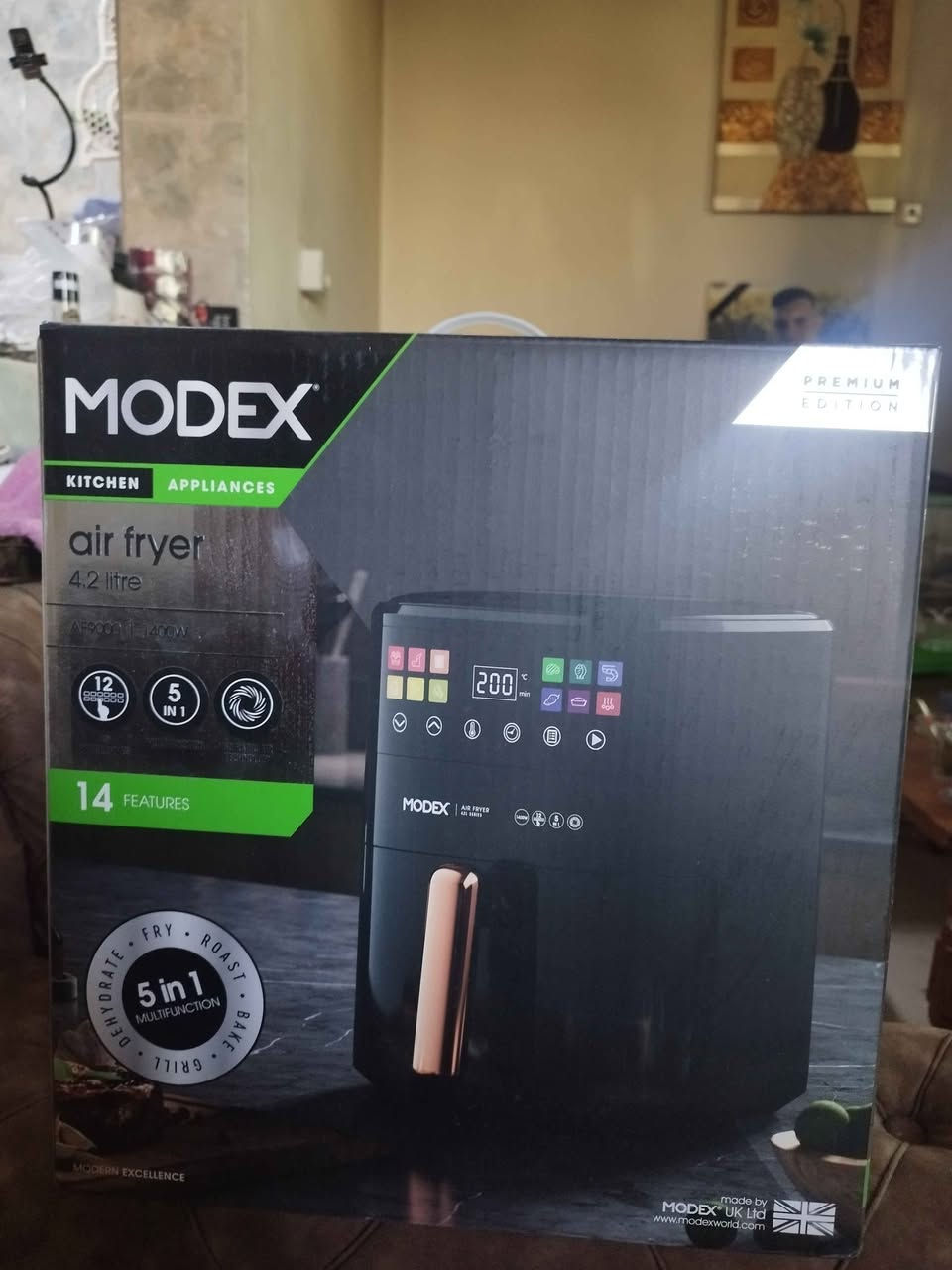 قلاية هوائية من ماركة موديكس البريطانية، غنية عن التعريف. الجهاز شبه جديد، استُخدم لمرة واحدة فقط للتأكد من العمل (تجريب).
​الموديل: AF9000 (النسخة المميزة Premium Edition).
​السعة: 4.2 لتر (مناسبة جداً للعائلات المتوسطة).
​المميزات: * نظام 5 في 1 (قلي، شواء، خبز، تحميص، وتجفيف الفواكه).
​شاشة لمس ديجيتال مع 12 برنامج طهي مسبق الإعداد.
​تقنية توزيع الحرارة السريعة لنتائج مقرمشة بدون زيت.
​الملحقات: الكرتونة موجودة + قوالب سيليكون إضافية مجاناً. أربيل, العراق


**إذا كنت صاحب هذا الإعلان وتريد حذفه لأي سبب، رجاءا أرسل رسالة إلى الدعم الفني**