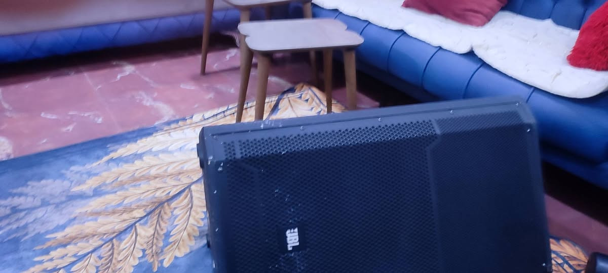 سماعة ضخمة JBL كهربائية اللب 15 إنش صوت نقي نظافة فول ثقيلة ارتفاع 70cm

العنوان: بصرة - المعقل
السعر: 350 الف
رقم الهاتف: ***********
