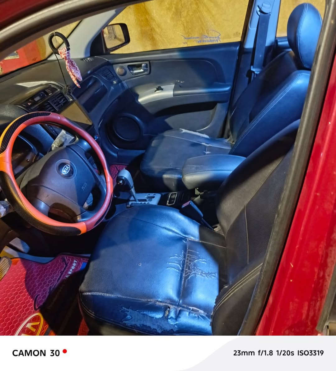 سلام وعليكم سياره للبيج اي ضربه مابيها بس مجورده سياره  اي ستفسار على رقم مكان سياره بصره 

‭0774 957 5933‬
سعر 105 $
