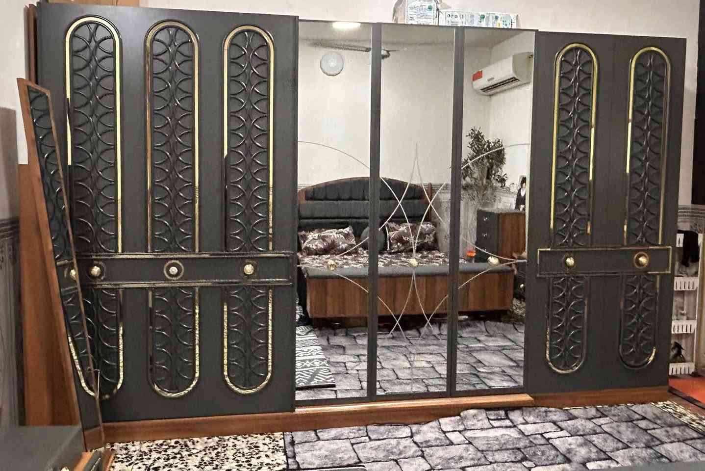 سلام عليكم غرفه نوم تركيه 10 قطع  كامله مكانها بغداد العبيدي *********** واتساب فقط
