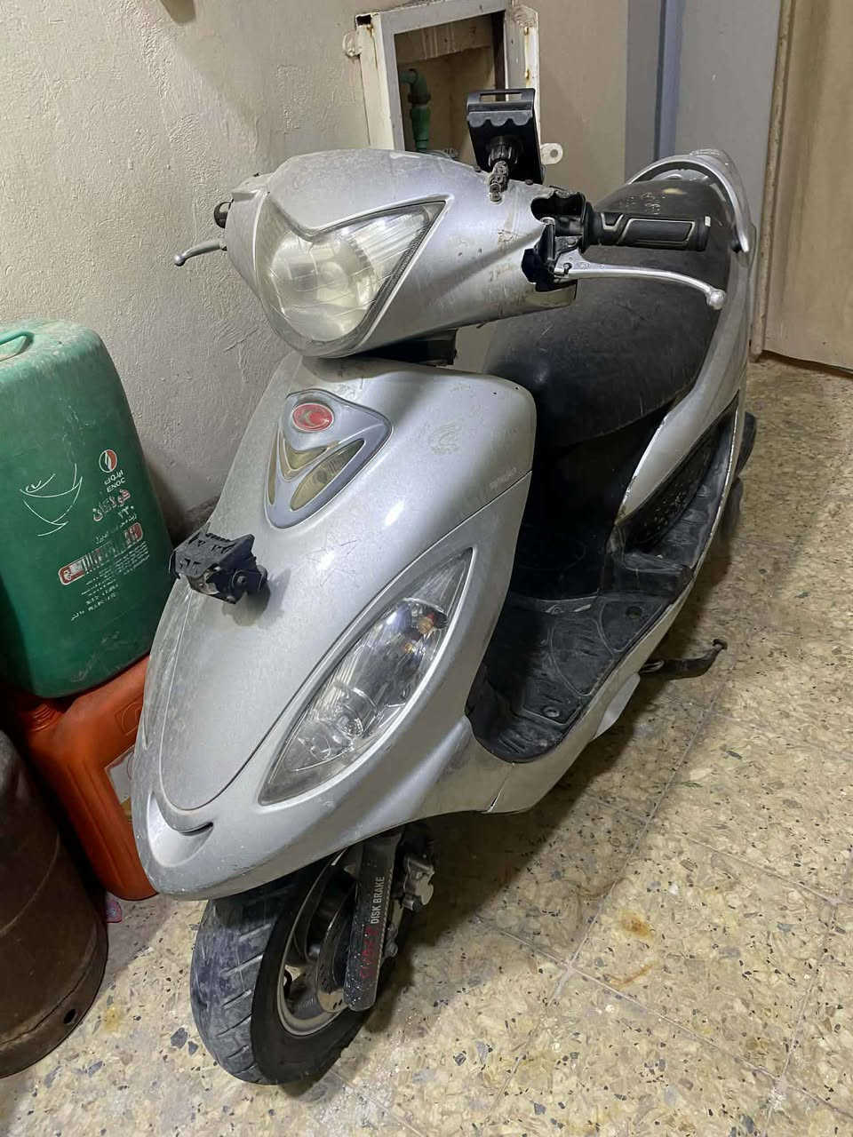 دراجه كامكوا V2
دراجه نضيفه وحلوه تشتغل سلف هندر كهربائيات شغاله 
مبدل بيها فقط بستم ورنك بوشه نفسها راجعه اصليه 
سعر 375 
مجالها بسيط النجف, العراق


**إذا كنت صاحب هذا الإعلان وتريد حذفه لأي سبب، رجاءا أرسل رسالة إلى الدعم الفني**