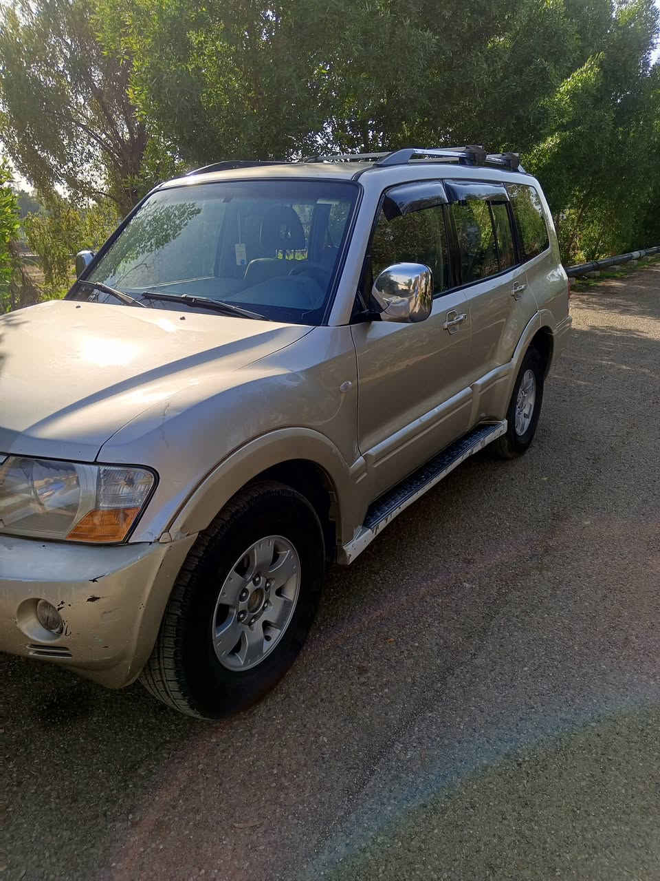 السلام عليكم من رخصت الادمن عندي سيارة للبيع نوع باجيروا 2005 اللون ذهبي محرك وكير وتبريد بحاله جيدة جدا الصدر تبديل امامي خلفي قبل فترة طخم تأير جديد وباتري جديد السيارة بحاجة إلى حمام داخلي وصبغ الدعاميات للجمالية السعر 8500$ السيارة باسمي ثاني يوم تحويل رقم الهاتف *********** أو *********** وشكرا
