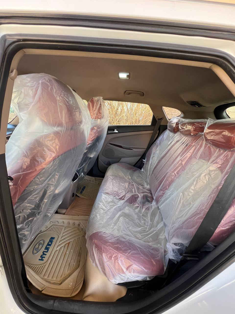 توكسان ٢٠٢٠ خليجي وارد جيكي بغداد  بأسمي سنوية ٢٠٣٠
⬅️ مواصفاته /
بصمة تشغيل
بصمة ابواب
٣ انضمة قيادة
٢ كرسي كهرباء
شاشه كبيره اندرويد البلادية
الداخل كشنات جلد كهرباء
ثلاجه بلجكمجه
محرك ٢٠٠٠ دوش
فول تحكم ستيرن
حاجب نهاري
خمس عدسات
الدشبول والغرفه الداخلية كله صاج
حساس خلفي
كاميرا خلفية دوارة
مري شفط ويا القفل
عدسات بلمري الجانبيه
نضام ترحيب
مخرج Aux 
مخرج usb
لد ضباب
لد امامي 
الايت زنون ومتحركة العدسات ويا الاستيرن 
اشاير بلمري
يدات نيكل 
قطعتين تبريد
السيارة مكفولة وجديدة فقط واقتصادية بالبانزين 
بيه بارد شبر بالباب الخلفي الايمن ورصعة بالصندق مثل ما موضحات بالصورة 
للاستفسار الاتصال على الرقم ***********
