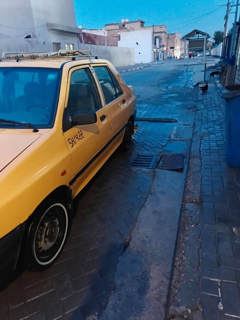 السلام عليكم سايبه مديل 2017 مبدل بيها جاملغ وباب ونفس الجاملغ الي مبدل يرادله تبديل لانو مال تفصيخ وتعبان  السياره بيها نواقص خفيفه بس تبدل الجاملغ وتحطلها ترايش بيبان 
وبوجهك للشارع مكينه بدايت خيط تبخير وبيها فطر ب البراكيت سعر 35 وبيها مجال حك الجيه وبخدمتكم 
رقم الهاتف ***********
