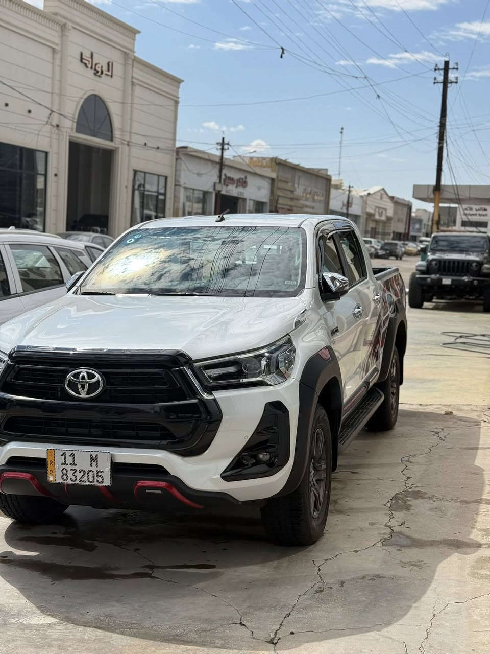 🧿معرض الملك لتجاره السيارات🧿 
العنوان_ معارض النهظه _ الفرع الثالث _ فرع المصرف 

النوع : تيوتا هايلوكس  2025

زيرو ضمان الشركة تبديل الدهن المجاني 

انته مرقم بغداد لوحات وسنويه الرقم الانكليزي 

فئه : 6 سلندر 4x4 

محرك : 4000L 

اللون السياره : ابيض  🤍 

موديل :  💥🔥2025🔥💥
 
ضمان شركه ساز يعني ضمان وامان 💥🎁

واضافه ضمان لمدة سنتين او 40 الف كيلو 

            يوجد بيع وشراء ومراوس بجميع السيارات
 

========================
للاستفسار اكثر عن تفاصيل السيارة يرجى

 مراسلة صفحتنا على فيس بوك او الاتصال

 بالمعرض  مباشرة عن طريق الرقم 

الخاص في المعرض.  
***********📲
***********
