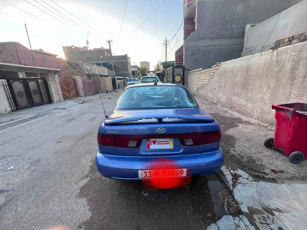 سوناتا 2. موديل 93بغداد اوتو مكاني بغداد قبل اسبوع شديتلها محرك حاوية وعندي صور المحرك الصدر نص عمر  ماناقصها شي السعر 41بيها مجال بسيط حگ الجية *********** مارد على التعاليق الي تعجبة يتصل واني بالخدمة والي ماتعجبة يعبر المنشور والسوگ كلشي بيه
