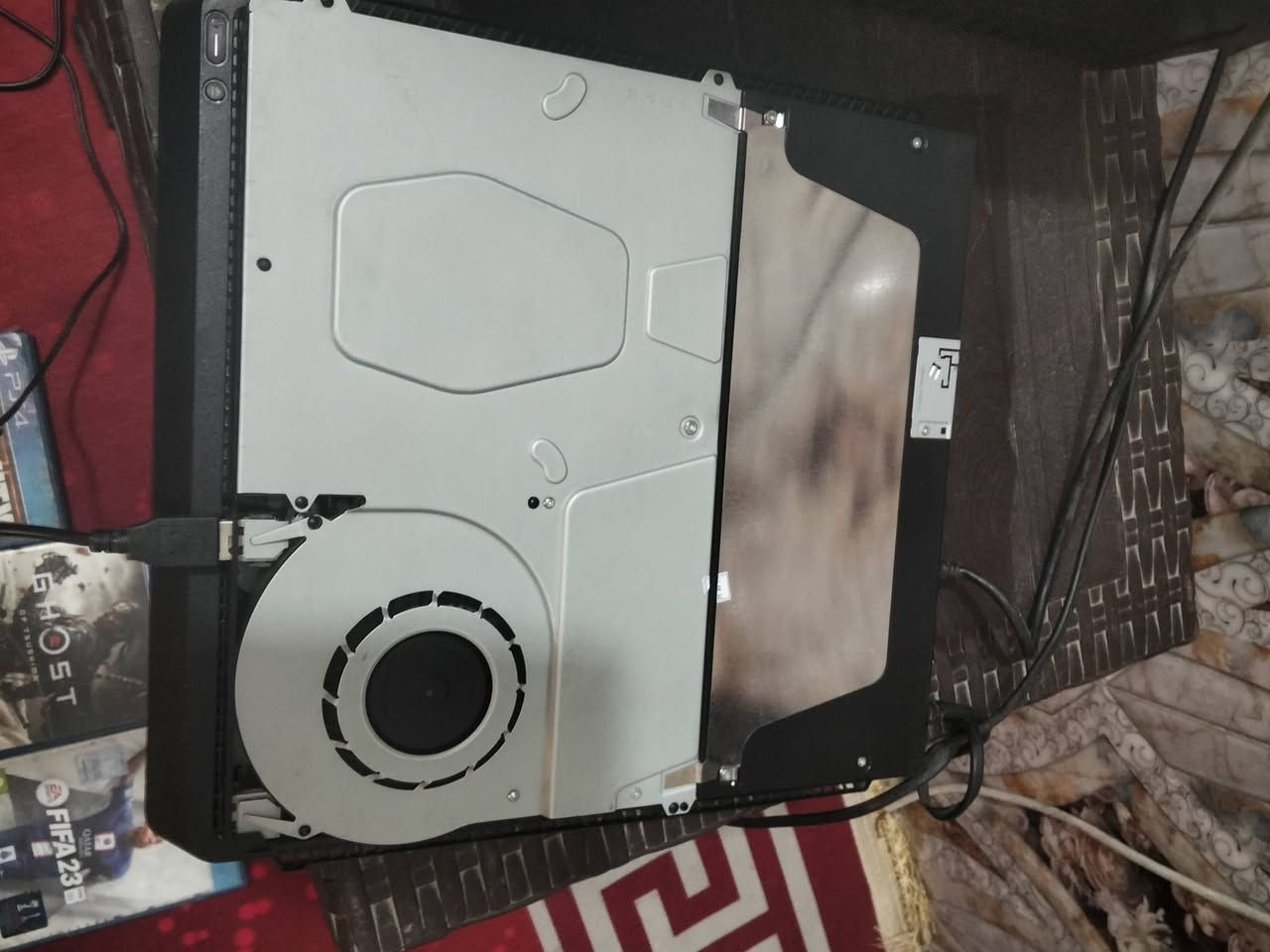 بلي 4 هارد 500 نظام 13.2 مع جوستك اثنين اصلي مع 5 اقراص جهاز سلم مامفتوح السعر 250 بغداد البلديات يوجد توصيل***********
