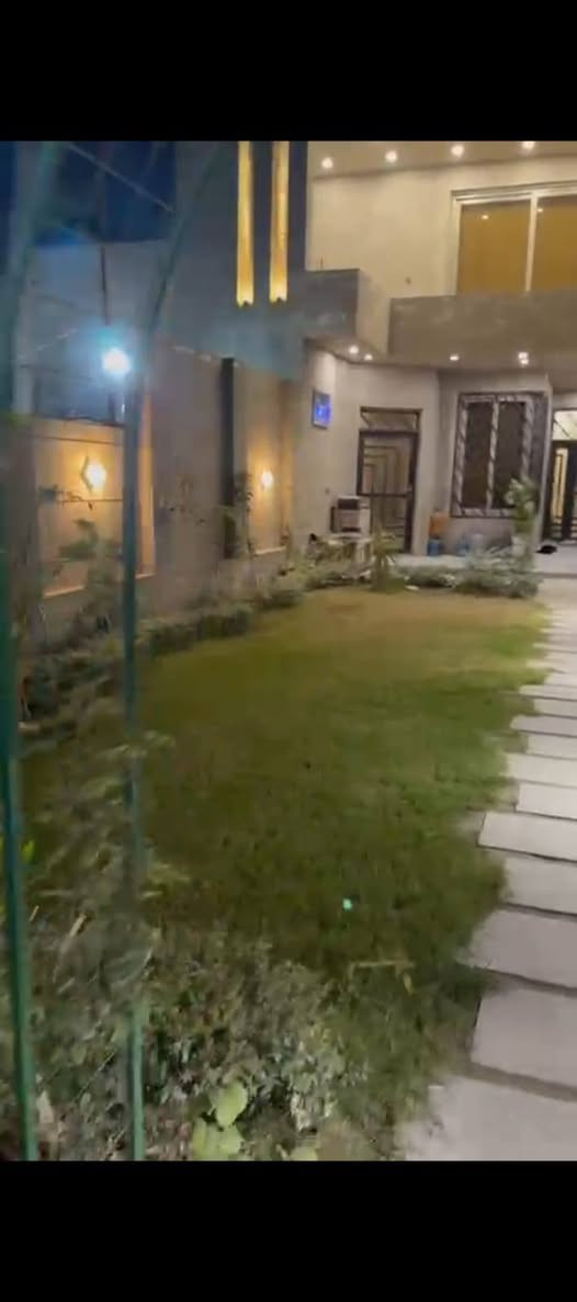 يالله يا رزاق
دار للبيع
مساحته  ٣١٣
البيت واجهته ع الشارع 5 
يفتح من البناء 7 متر الا ربع
نزال ٥٠

بناء حديث ٢٠٢٣

يحتوي على استقبال  هول خدمات للضيوف 
مطبخ حار بارد
مناور عدد٢
حديقه داخليه وخارجيه كراج
غرفتين جوه وخدمات
وسويتات فندقية اثنين فوك
هيه وخدماتهن

الموقع المعلمين  المشتل

شارع عرضه ١٥

طابو صرف
للاستفسار الاتصال
***********
اومراسلت الصفحه اووتساب
