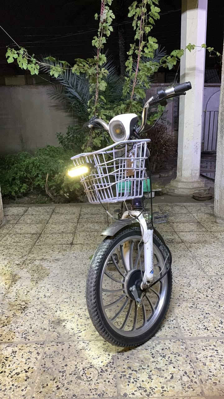 بايسكل شحن نظيف للبيع
بطاريات جديدة استعمال قليل 

مع شاحنه 

كهربائيات كامله هورن ولايت 

كما موضح في الصور 

السعر تعال عالخاص وتدلل 

او الاتصال 

***********

مكاني كربلاء حي الموظفين
