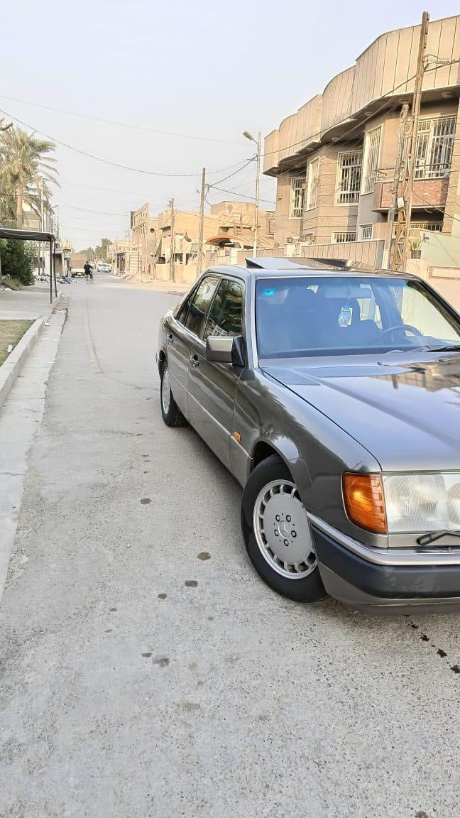 سلام عليكم
مرسيدس دب 
موديل 1990 كفالة عامة فقط صبغ جمالية 
قواعد دبلات شواصي مكفول
محرك بلادي قبق اسود
فتحة 
كشن كهرباء 
كهربائيات كلة شغال  
رقم بغداد ب اسمي تحويل مباشر
مكاني بغداد 
السعر 98 وبيهة مجال 
رقم الهاتف : ***********
