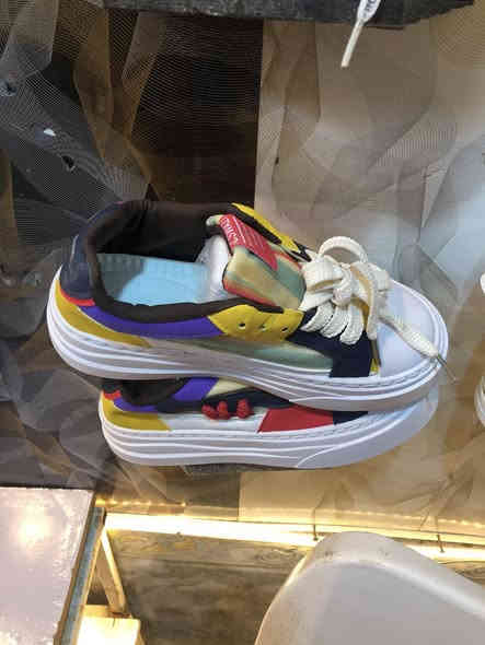 اللهم صل على محمد وال محمد 
وصول وجبه احذية شبابي ماركات السعر فقط 10 الف 

ازياء براند كلشي بخمسه 
قرب عبود ابو البايسكلات بشارع بيت ابو عجيله 

***********
