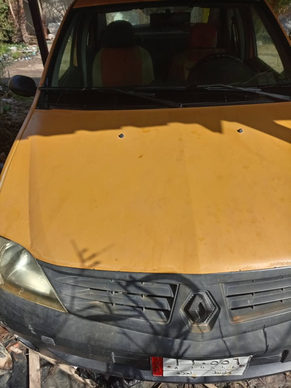 رينو لوكان موديل 2010 باسمي والسنويه 2026رقم واسط مشروع وطني بيه ضربه بلباب الخلفي سمكره جديده بدون صبغ سياره جاهزه دواخل حلوه مكان السياره موجوده بلكوت معروضة ٢٥ وبيه مجال حك الجيه مستعجل على بيعه الاتصال واتساب أو على الرقم ***********
