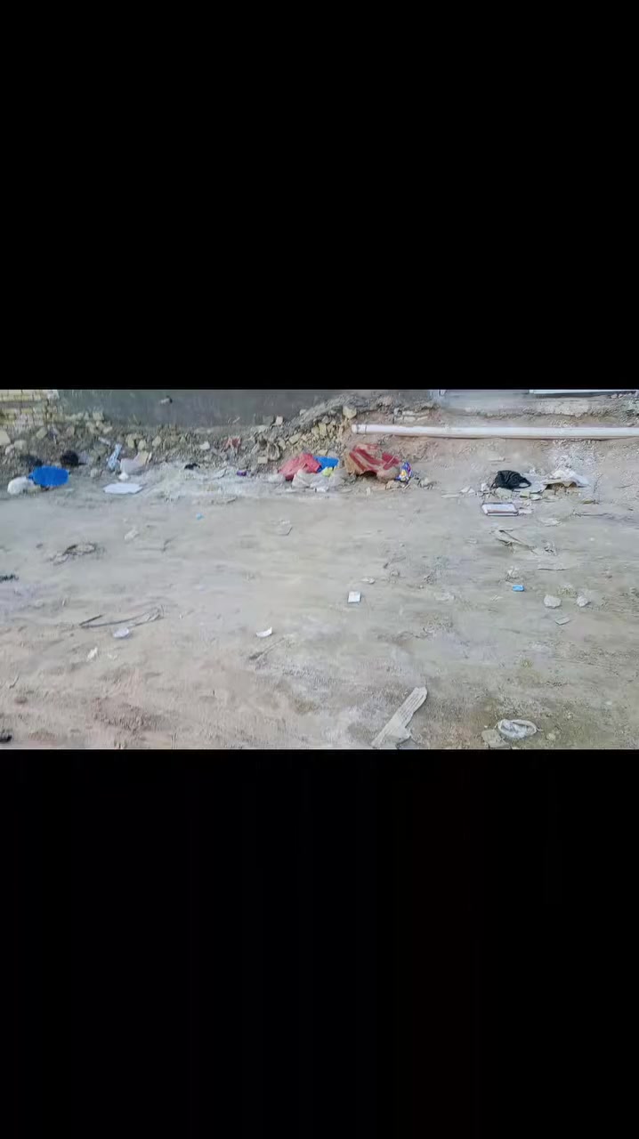 بيت زراعي للبيع قرب الدله المساحه 130 كل الخدمات موجوده ***********قريب عله الشارع العام
