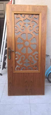 أبواب خشب صاج عراقي للبيع سعرهن 70 وبي مجال الرقم 07708963887