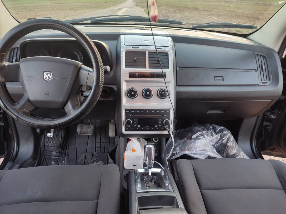 دۆج جۆرنی مۆدێل 2010 زۆر خاوێنە 102 هەزار ڕۆیشتوە مەکینەی نەکراوەتەوە سەنەوی تازە تا مناگی 7ی 2027 گێڕ مەکینە تەبرید ساردو گەرم هەموی بەشەرتن چوار تایەی نوێی لە ژێرە چوار پستۆنە بەنزین زۆر کەم دەخوات هی ماڵی خۆمانەو بەناوی خۆمانە سۆنەریم داناوە بێ زەڕبە شوێن دەوروبەری ڕانیە/ ***********/*********** رانية, السليمانية
