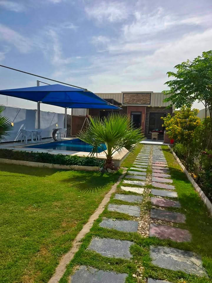 🌿 مزرعة روزه للإيجار اليومي 🌿
✅ موثقة عبر تطبيق أجرلي

🏡 تتضمن المزرعة:
🛏️ غرفتين نوم
🛋️ صالة واسعة ومكيفة
🍴 مطبخ مجهز 
🚿 حمامات نظيفة
🌴 حديقة خضراء مع جلسات خارجية
🏊 مسبح مناسب للكبار والصغار
🎡 منطقة ألعاب للأطفال
🔥 ركن شواء (باربكيو)

📍 الموقع: بغداد – البوعيثة

✨ أجواء راقية، نظافة عالية، خصوصية كاملة، وأسعار مناسبه .

📲 للحجز والاستفسار:***********
