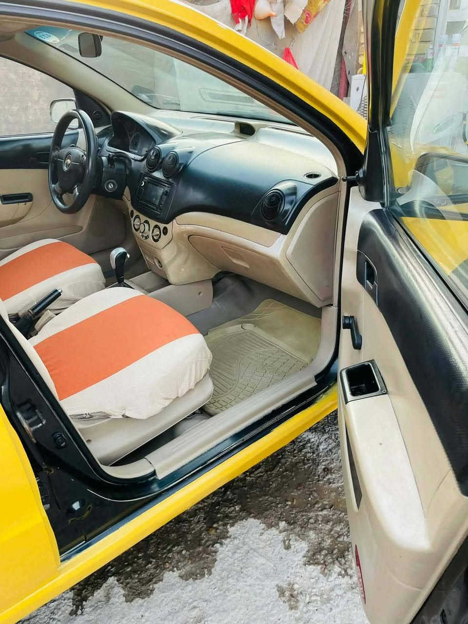 سلام عليكم 
افيو موديل 2009خليجي  مواصفات عاديه مكفوله رقم بابل ومميز مكان الحله رقم الهاتف *********** السعر 50وبيها مجال
