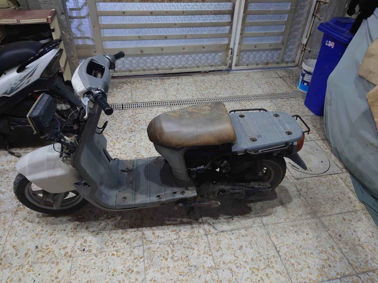 السلام عليكم شباب دراجة بيكم للبيع شغالة كوم حديد ابيع سعر 125 وبيهة مجال للشراي مكاني بغداد بلديات


**إذا كنت صاحب هذا الإعلان وتريد حذفه لأي سبب، رجاءا أرسل رسالة إلى الدعم الفني**