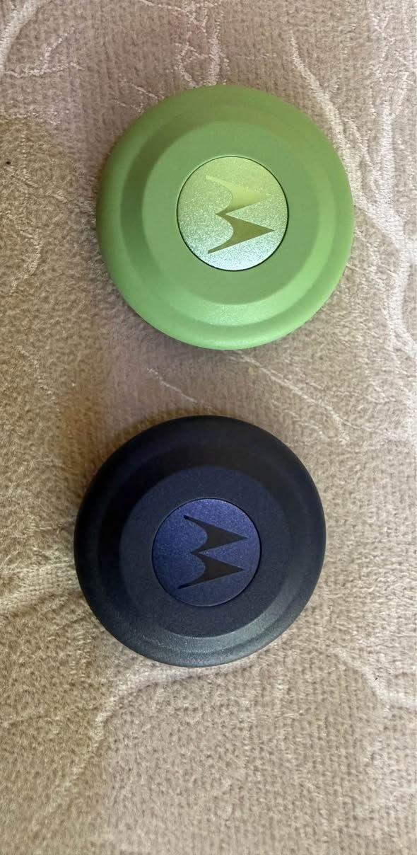ئەم جی پی ئێسە لە شێوەی  Bluetooth Tracker یان Tag ـێکە

کارەکەی:

* بەسەر کلیل، جانتا، پاسەوان یان شتێکی گرنگ دایدەنێن.
* بە تەلەفۆن پەیوەست دەبێت.
* ئەگەر شتەکەت ون بوو، لە ئەپەکەدا شوێنی دوایین دەدۆزیتەوە یان دەنگ دەکات أربيل, العراق


**إذا كنت صاحب هذا الإعلان وتريد حذفه لأي سبب، رجاءا أرسل رسالة إلى الدعم الفني**