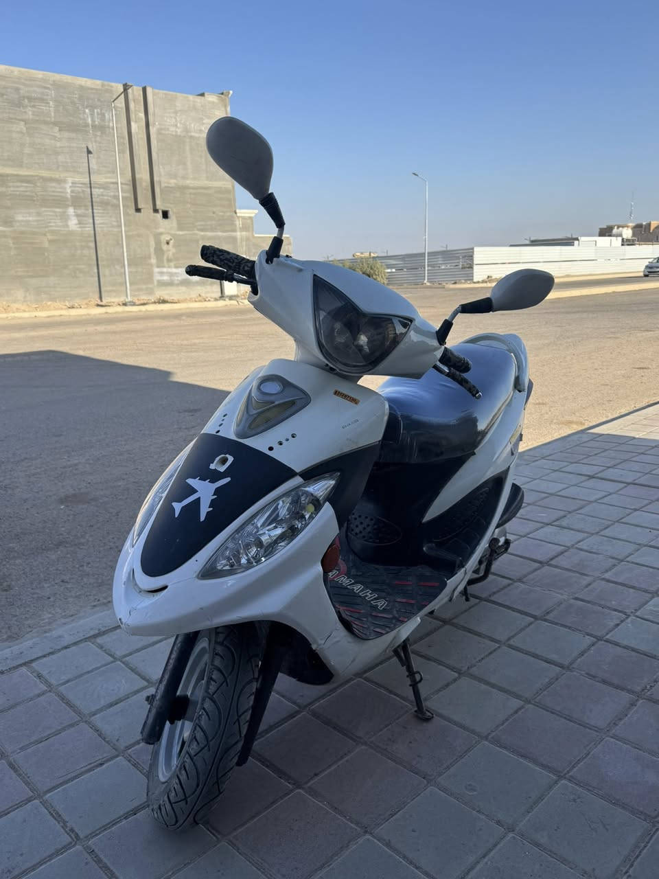 السلام عليكم
موطور كايمكو رص بوليس مسجل تحويل ثاني يوم 
لايت شغال موطور نضيف
نقصه فقط بريك امامي موجود البنز ماله
والاشاير بس واير 
الرمادي السبعه كيلو المجمع الهندسي
***********
