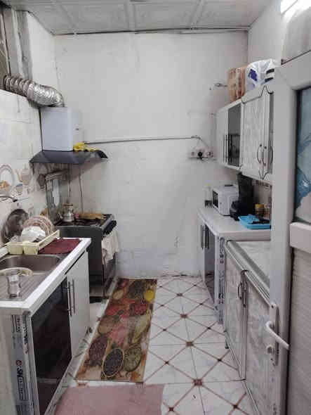 دار للبيع طابو زراعي سند ٢٥ المساحه ٩٠ متر واجهيه ٥ النزال ١٨ طابق ونص الاول صب مسلح الطابق الثاني سكف سندويش مكون من غرفتين الطابق الأول غرفه نوم وصاله واستقبال  ومطبخ وحمام داخلي وترك بصف الغرفه 
الطابق الثاني غرفه نوم وبلكونه وحولي الدرج وسطح خلفي موقع الدار الكرغوليه مقابيل أسواق اسطنبول السايد الواحد بيت نضيف وكامل خدمات ماء كهرباء تبليط وقريب الشارع العام السعر ٥٥ بي مجال  
للاستفسار ***********
