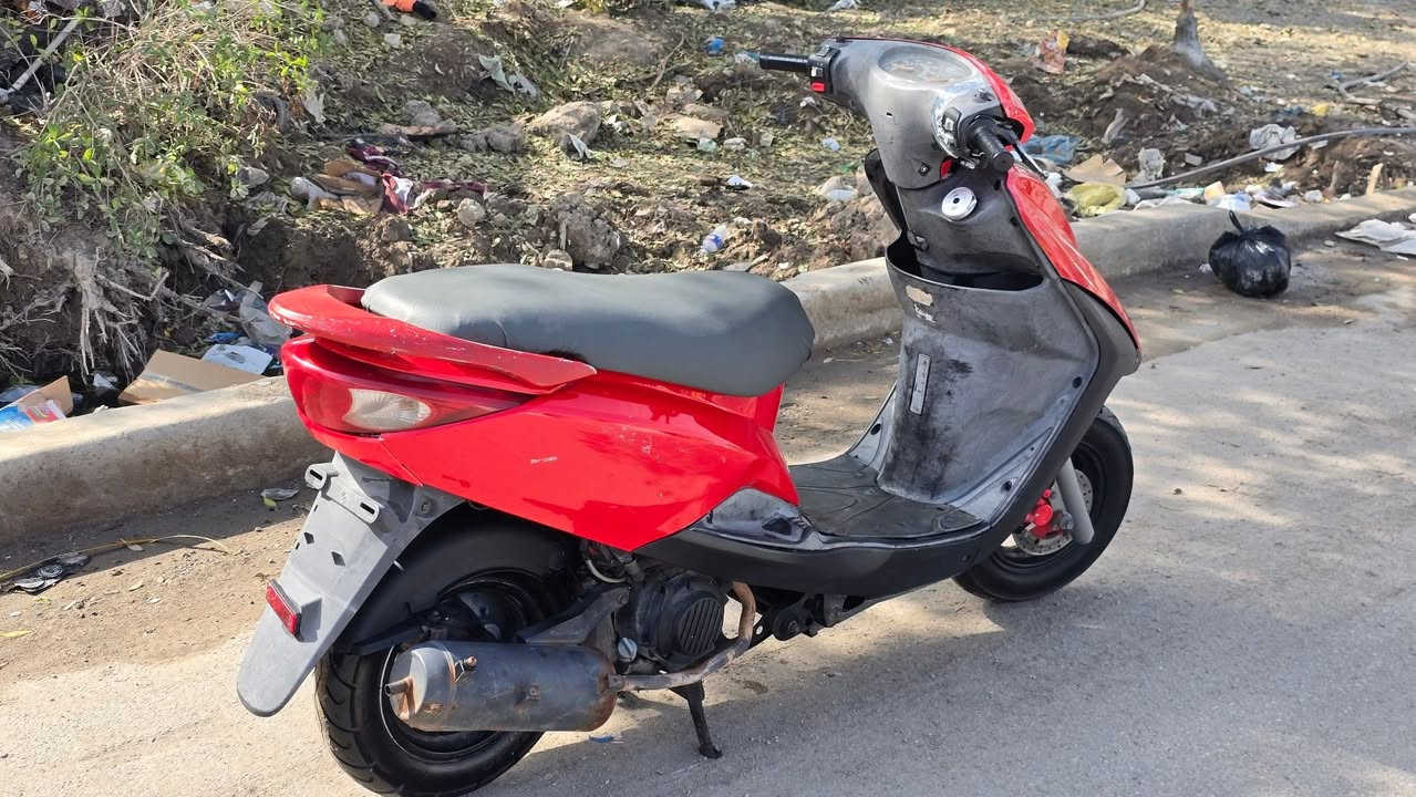 سلام عليكم للبيع دراجه بريز دراجه جديده بمعنه كلمه اوراق كامله سويجات عدد2 كله بلاديه السعر 500 وبيه مجال الشراي *********** مكاني بغداد الشعب
