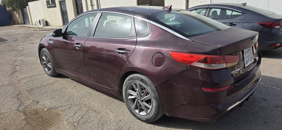 كيا اوبتما موديل 2020 وارد امريكي gdi2400
حادث مثل مموضح بالصوره صندوق وجاملغ خلفي ايسر 
 كشن مخمل
تبريد ثلج
شاشه+كامره خلفيه
رقم اربيل
المكان بغداد المنصور
السعر 138
***********
