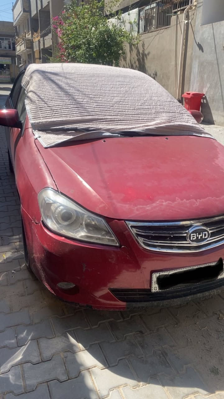 بي واي دي g3 موديل 13
خصوصي ماروني باسمي 
كشرها بي جراد  
بيها صبغ باب سايق
مسويلها إدامة كاملة وكلة بالشركة مال بي واي دي 
داينمو شحن جديد شركة
بور استيرن جديد شركة 
قوايش داينمو وكمبريسر جديدات شركة
باتري جديد باكستاني  
راديتر ماء جديد تلث سراوات شركة مع جوينات
ولف حمامة جديد شركة 
مراوح زوج 
بلكات ومجاول تخم جديد شركة 
عبوة بانزين جديد شركة 
صدر امامي تفصيخ كامل 
مشط استيرن تفصيخ
صدر خلفي جديد شركة دبلات مع لوي 
درايم شفت جهة سايق جديد شركة
بوربرن وفلنجة بوربرن جهة سايق جديدات شركة
دسكات بريك امامي جديدات شركة  
كمبريسر تبريد تفصيخ شادة يعني بس تشحن غاز
حساس آيسي جديد شركة 
حساس ماب سنسر جديد شركة
تخم تاير ابو الخط الأبيض 
دهن وفلتر كير مبدل جديد صيانة كلة بشركة وحتة وصولات مال صيانة مال شركة موجودات بالسيارة 

الله شاهد السيارة صارف عليها كلش هواي وانت تكدر تحسب صرفيات وتشوف شكد مكلفة سعرها ٤٥ وبيها مجال قليل لان محتاج فلوس واريد أبيع السيارة لتكلي شبيها مابيها أكفلك الشغلات الي ذكرتهن بالمنشور بس لان اني مبدلهنً على ايدي
***********
