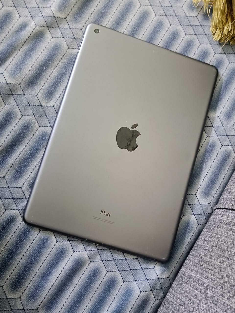 سلام عليكم ايباد 9 بدون ملحقات شاشه فطر ممثر بغداد 
***********
