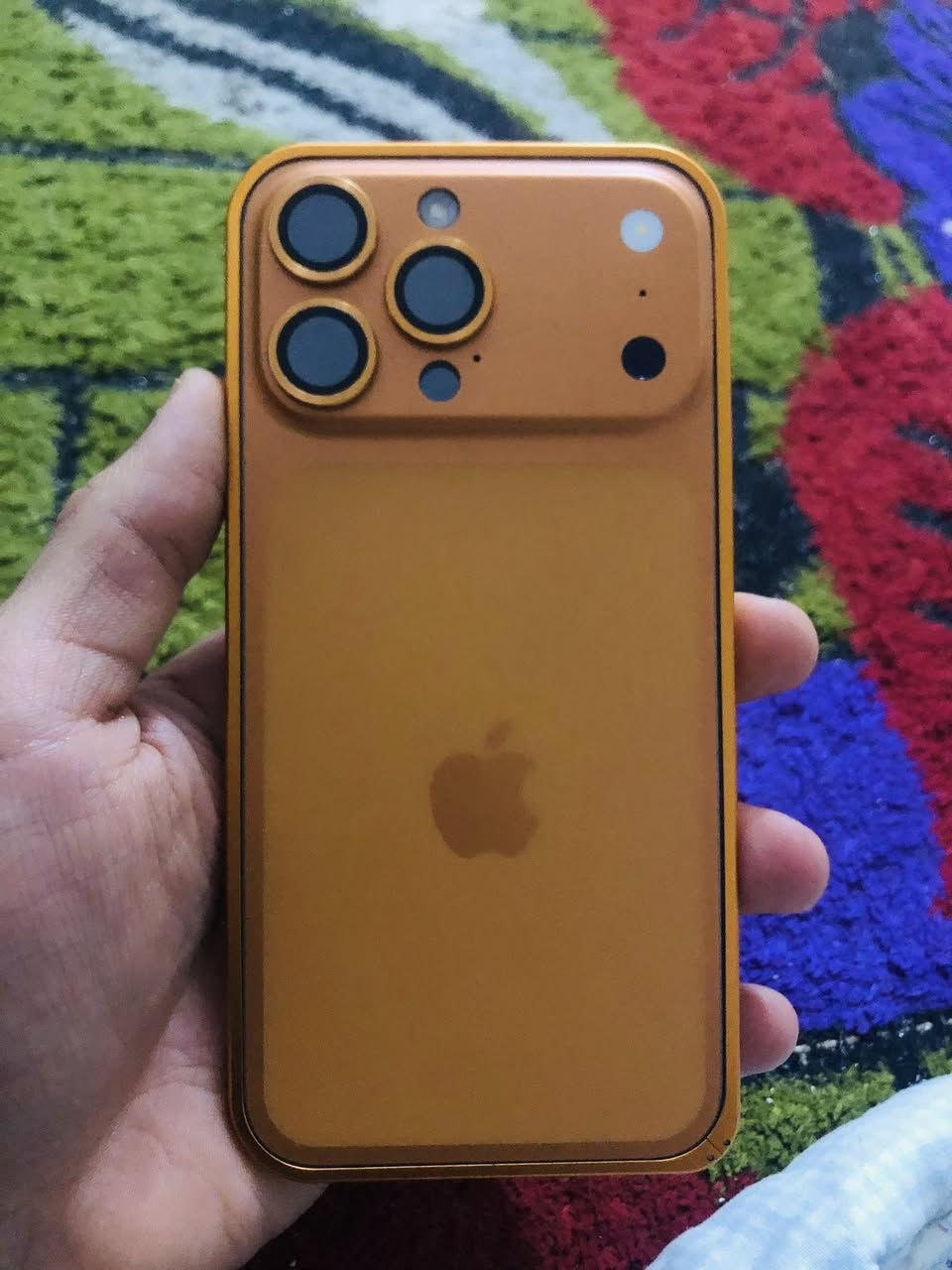 ايفون15 برو ماكس ذاكرة 256 بطارية 86 ماستر شرق اوسط  تيتانيوم كارتونة ويا جاهز نضيف شخط مابي الرقم ***********
