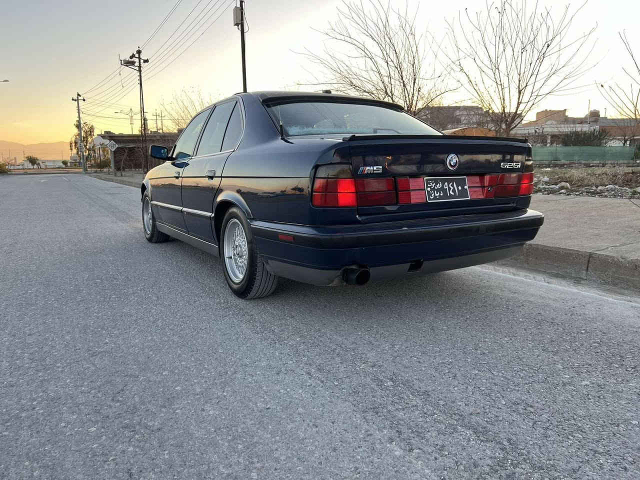 بیئێم 520مۆدیل 1992 ئاڕم پلاستیک  هەولێر ،گێڕ ومەکینە و ئەکسل بەشەرتە  سڵاید ،پێش گەورە ،گوئ بەرخ ،نرخی ٤۳ مەجال شوێن چوارقوڕنە  *********** السليمانية, العراق
