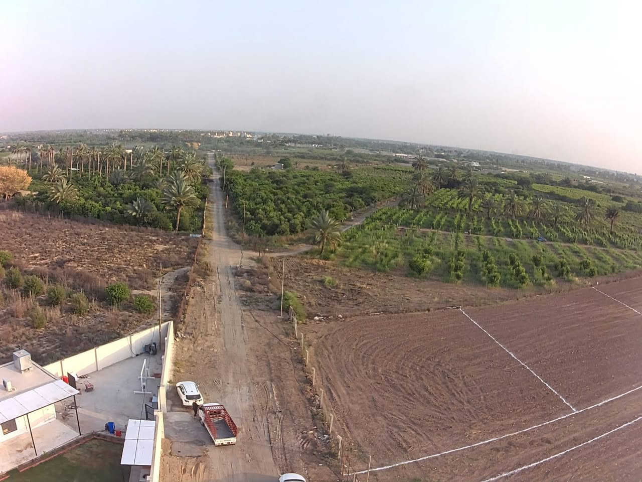 على بركة الله 
ارض زراعيه للبيع طابو سند ٢٥ المساحه الموجوده  ربع دونم ونصف دونم ودونم واكثر الموقع بلد السيد محمد عليه السلام في وسط مدخل ٢  وسط المنتجعات  مقابيل منتجع الماسه ومجاور منتجع الكوخ الصيني على شارع ١٥ متر عرض الموقع جدآ مميز الاتصال 
*********** 
***********
