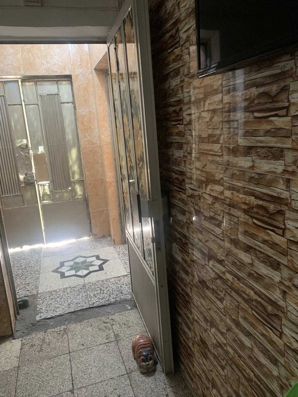 باب المنيوم ثقيل. طول 2 متر وشوية. وعرض متر و10 تقريباً. بغداد.


**إذا كنت صاحب هذا الإعلان وتريد حذفه لأي سبب، رجاءا أرسل رسالة إلى الدعم الفني**