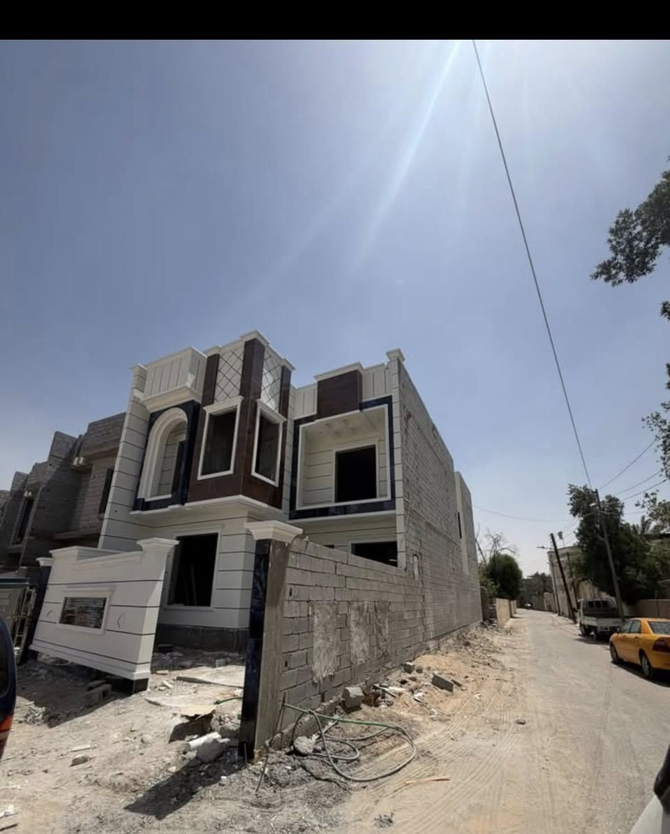 ترقبوا المزيد من اعمالنا لهذا العام 2026🏠🏠
🔹نقدم لكم مجمع سكني(***********)
في مركز البصره له فرعين     {منطقة البهادريه قرب حسينيه الامام علي و قرب حسينة بني ساله} 
🏠🏠🏠يضم مزدوج من المنازل الفخمه بقمة الجاذبيه والجمال مزوده باجمل الحدائق   هي بداية أسلوب حياة جديدة تنبض بالرقي والانسيابيه  ترتقي بمعنى السكن الحديث والمريح ويخليك قريب من كلشي تحتاجه 
منازل صممت بدقه جذابه تعكس صوره جميله  تبدأ من هنا راحه البال 
📌#تفاصيل محتويات كل دار في هذا المجمع هي :
🕦منازل تسليم مفتاح قيد الانشاءتسلم للزبون بالوقت المحدد له  🔑
#مساحته كل منزل 200م
📦#نوع البناء بلوك 
🔖#السعر سعر كل منزل 215 وقابل للتفاوض مع المشتري ولدينا منازل اخرى باسعار اقل من ذلك وحسب المواصفات 
📉#جنس العقار طابو زراعي باسم صاحب الدار 
🟰الفئه طابقين كل فئة 
📌#العنوان الموقع الأول مركز البصره منطقه البهادريه شارع الامام علي 
📌#والموقع الثاني قرب حسينيه بني ساله تتضم 10دور مجاوره 
📱#للاستفسار عنه تواصل مع صاحبه ع هذا الرقم وبالخدمه***********
