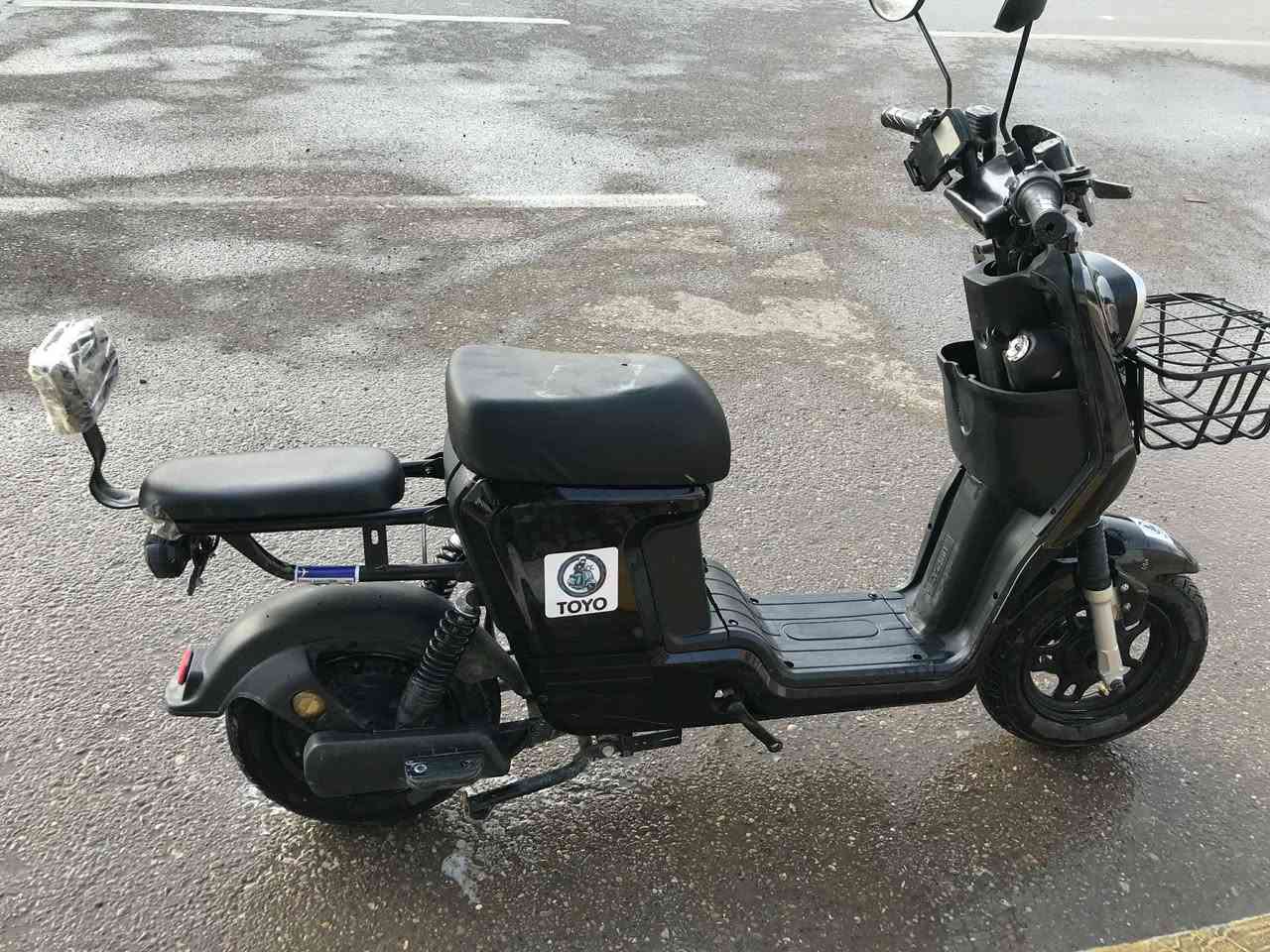 سلام عليكم دراجة شحنR9 للبيع 
نضافة كما موضح بصورة متكونة  من خمس بطاريات  عنوان تحرير خدمات عمار لتبريد سعر 450الف  وبيها مجال 
اتصل على رقم ودلل ‭0773 653 9794‬
